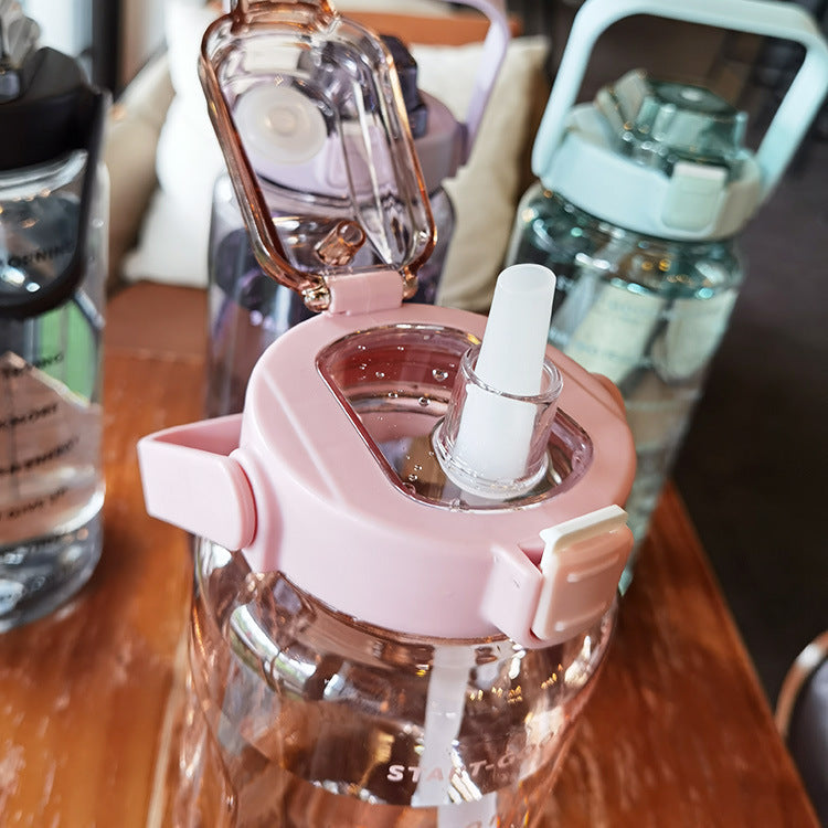 Stay Hydrated Bottle – 2L Motivation für deinen Alltag