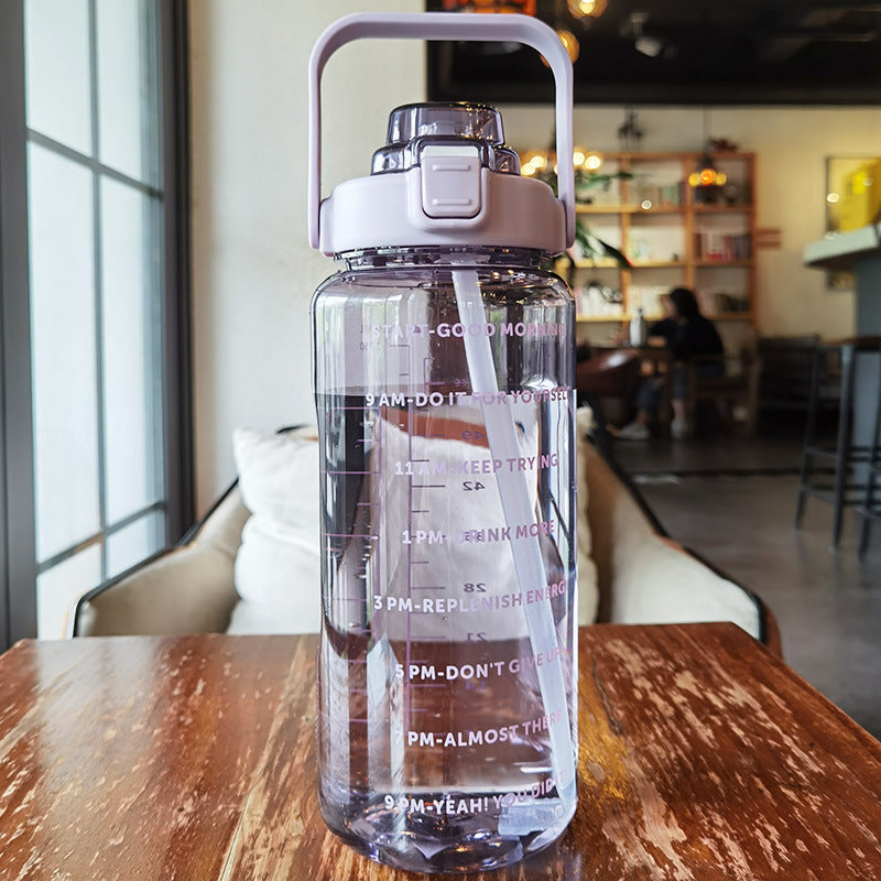 Stay Hydrated Bottle – 2L Motivation für deinen Alltag