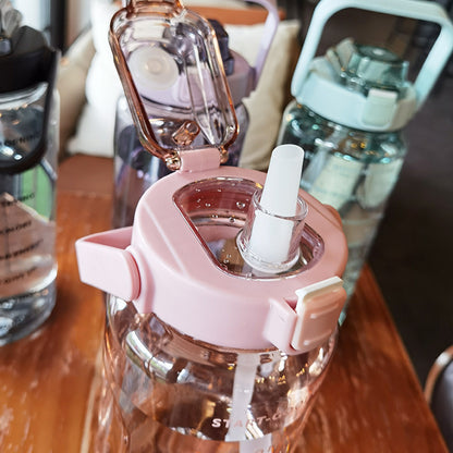Stay Hydrated Bottle – 2L Motivation für deinen Alltag
